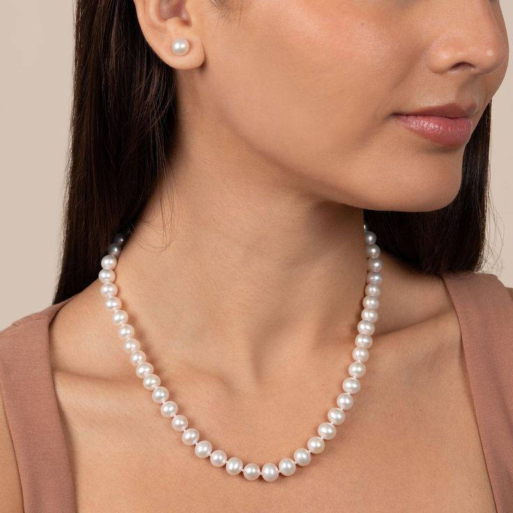 The Classic Pearl Necklace